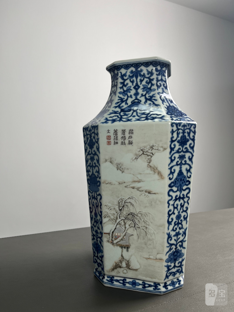 清乾隆  青花八吉祥开光洋彩“四时燕居”图诗文八方瓶 - 图2